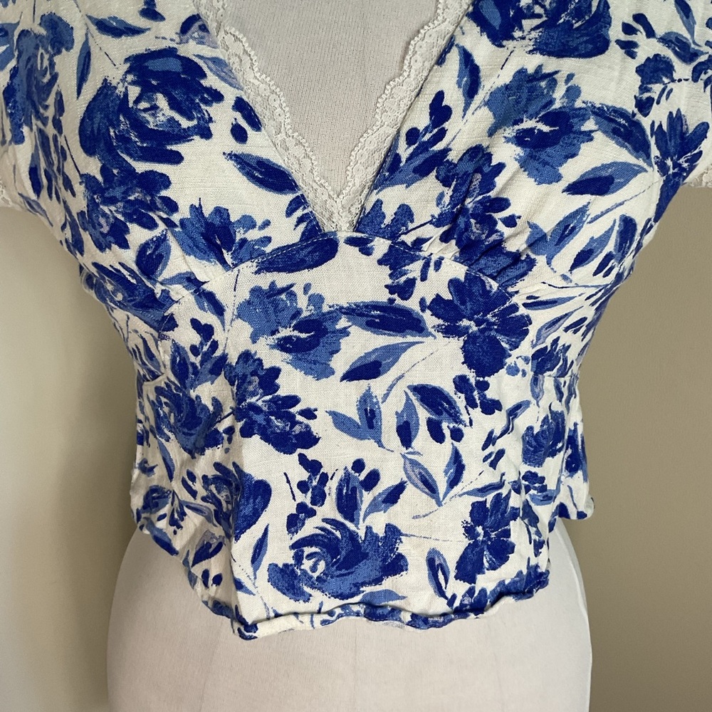 Sky to the moon Floral Plunging V-Neck Open Back Lace Trim Crop Top 100% Rayon - Picture 5 of 8